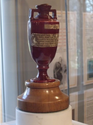 the-ashes-urn-trophy