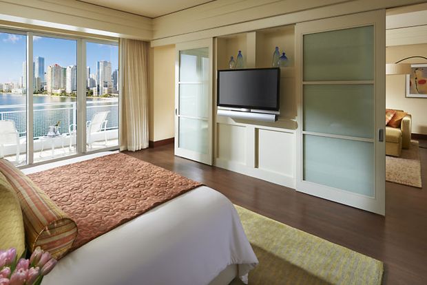miami-2014-suite-brickell-bedroom
